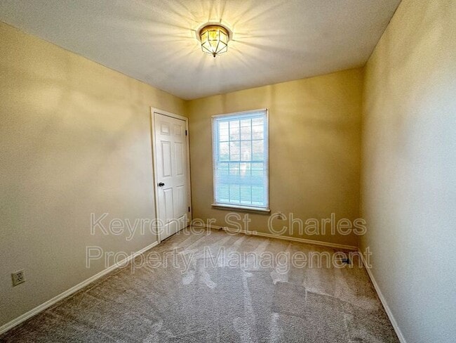 Building Photo - 2747 Sherborn Ln