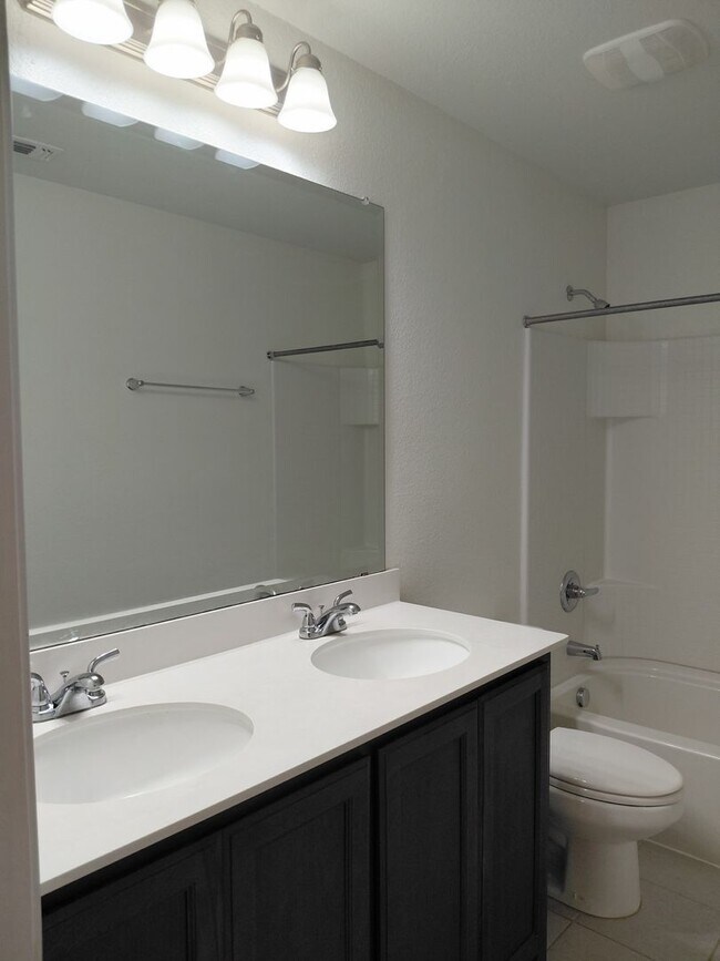 Building Photo - 4/2/3 located within 3 miles of Weatherford High School