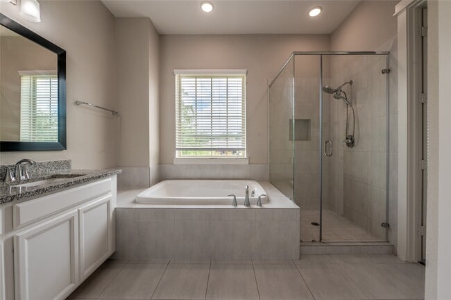 Building Photo - 963 Lilly Flower Ln