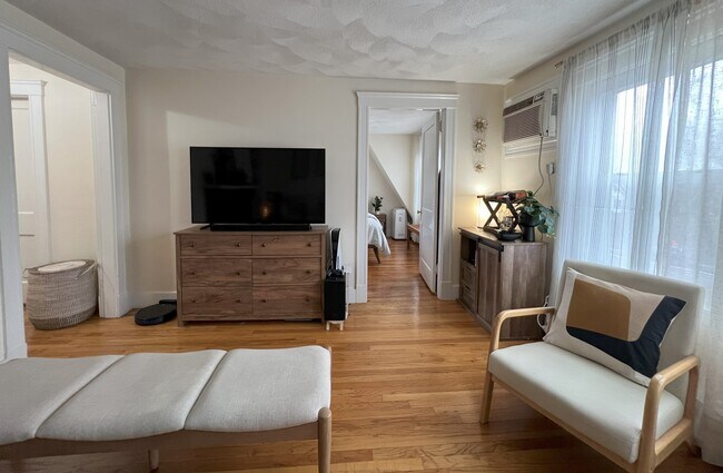 Building Photo - 1145 Boylston St