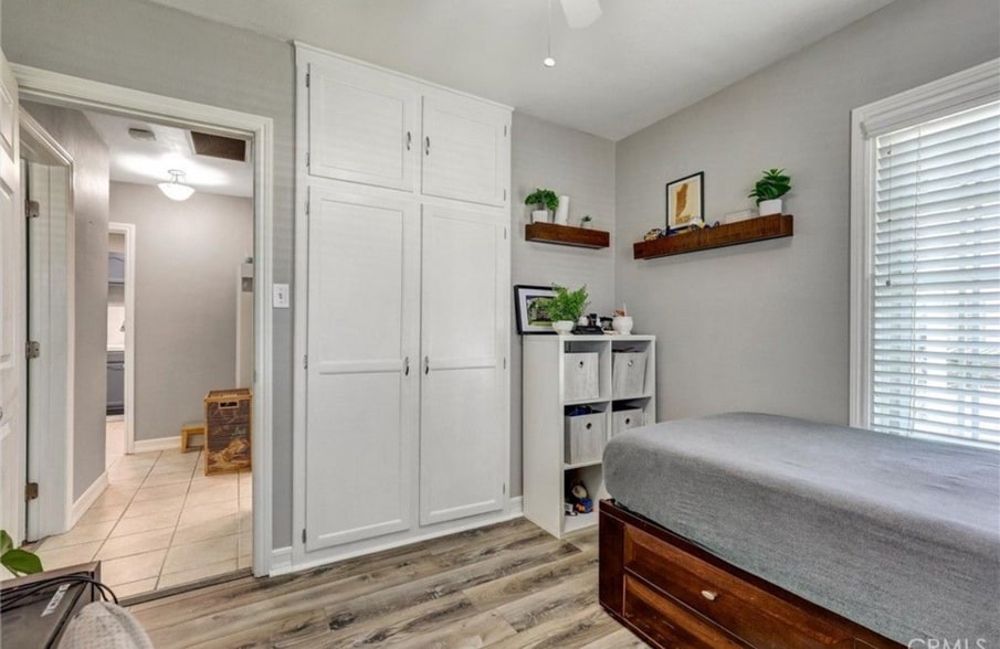 Building Photo - 10337 Garfield Ave