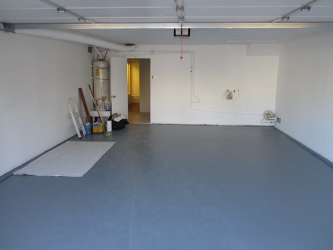 Two Car Garage - 306 Larsson St