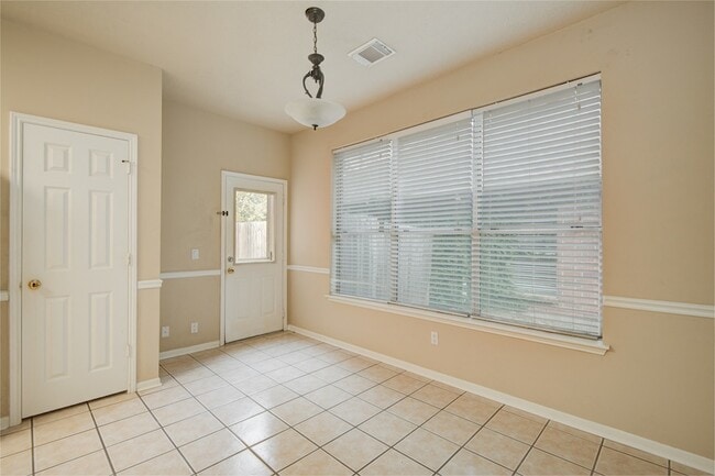 Building Photo - 18422 Auburn Woods Dr