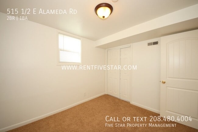Building Photo - 515 1/2 E Alameda Rd-