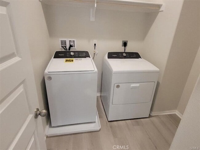 Building Photo - 2058 Bergamot St