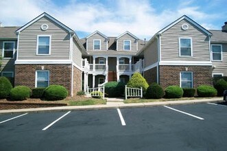 Building Photo - Fenwick Place Apartments