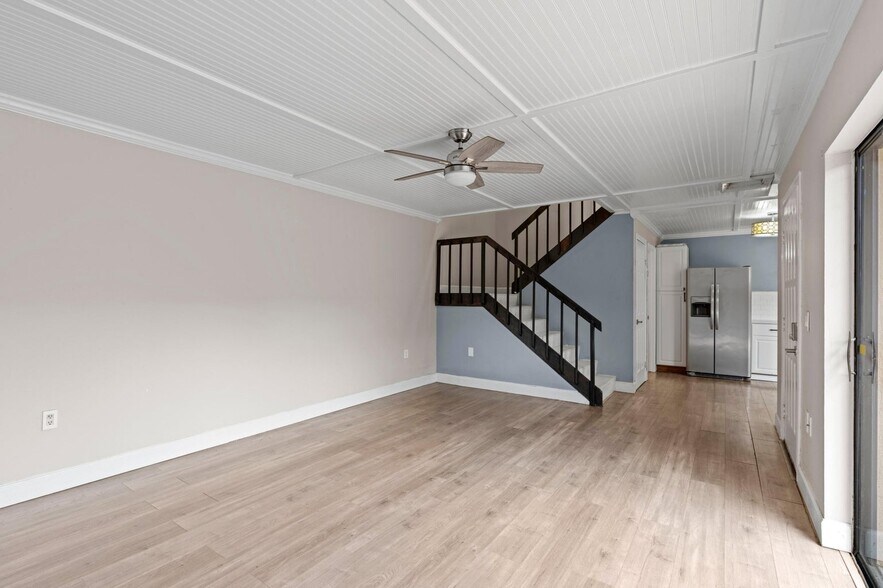 Building Photo - 1405 14th Ln