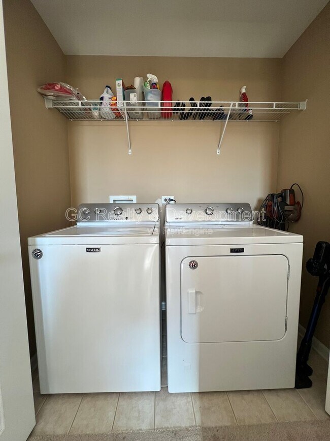 Building Photo - 112 Lakeshore Dr