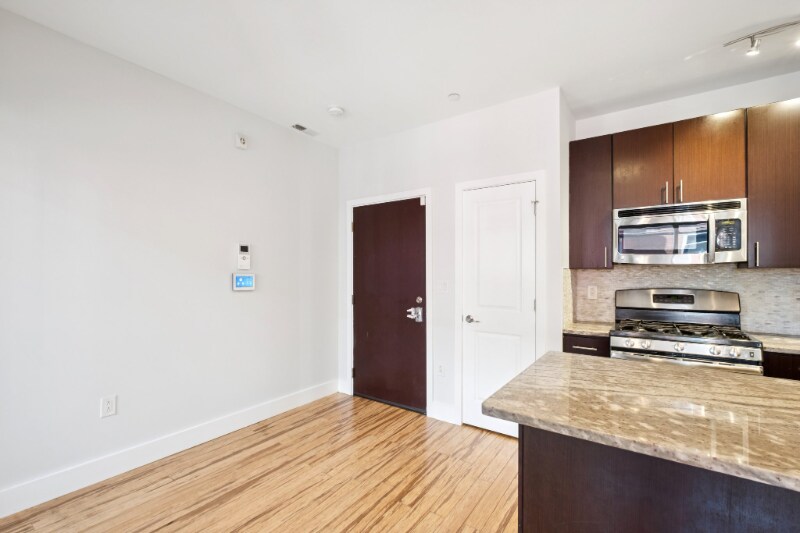 Building Photo - 902 N 16th St