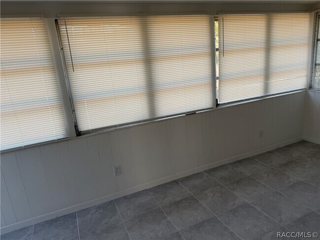 Building Photo - 4333 S Rainbow Dr