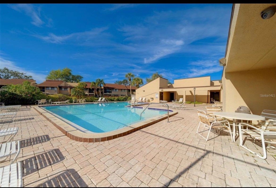 Building Photo - 850 S Village Dr