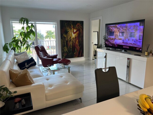 Building Photo - 6545 Indian Creek Dr