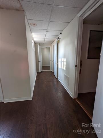 Building Photo - 904 Edgewood Cir