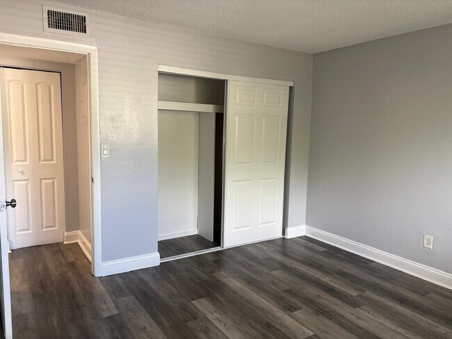 Building Photo - 5971 NW 17th Pl