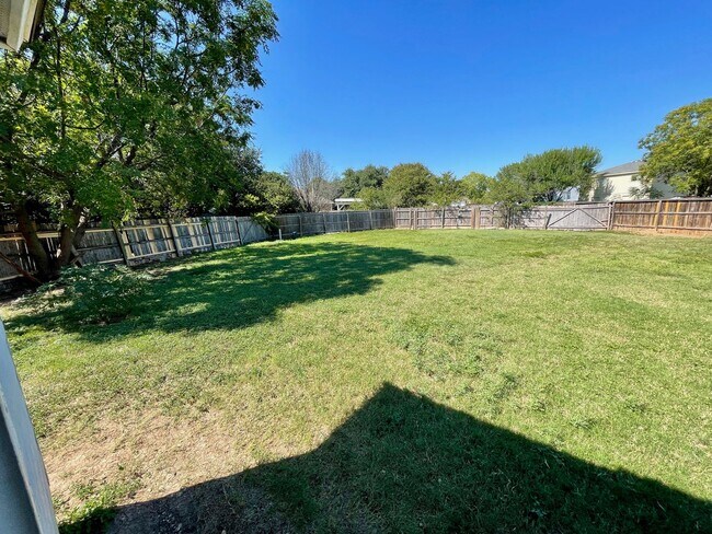 Building Photo - 6019 Old Corral