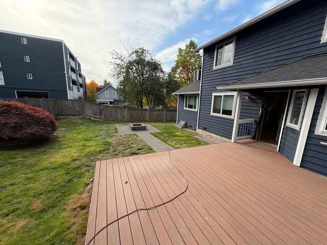Building Photo - Bothell House in the heart of Bothell for ...