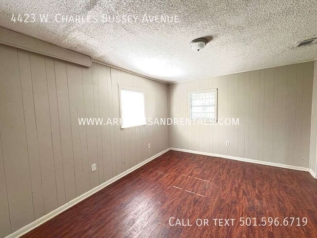 Building Photo - 4423 W Charles Bussey Ave