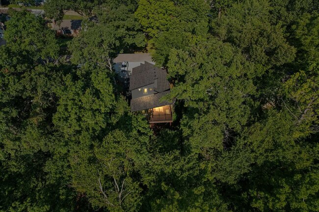 Building Photo - 2104 Almand Dr