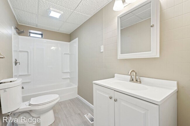 Building Photo - 3 br, 1 bath House - 200 West Elizabeth St...