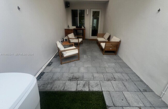 Building Photo - 10355 NW 66th St