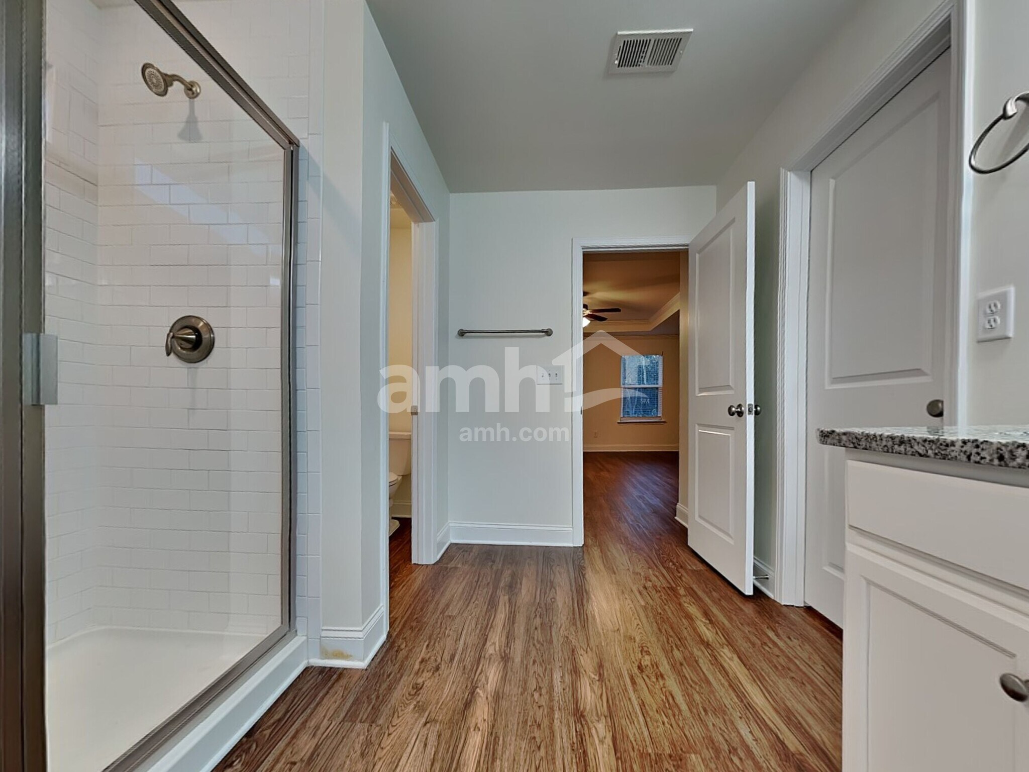 Building Photo - 109 Fairway Dr