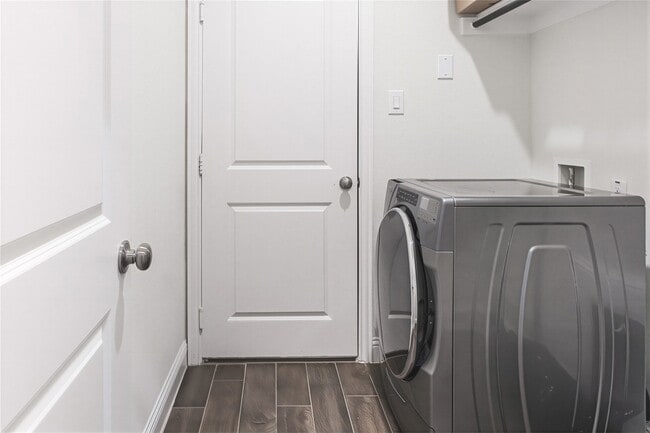 Building Photo - 601 Cherry Tree Ln