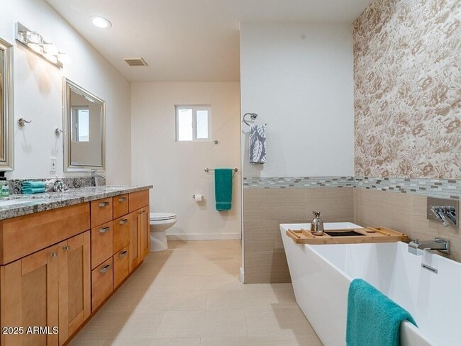 Building Photo - 3302 E Turquoise Ave