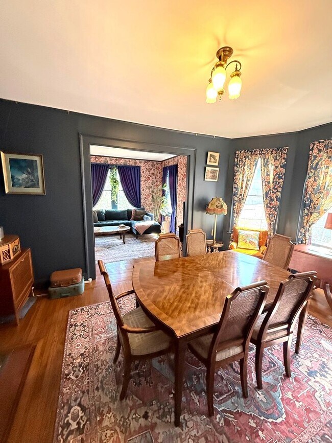 Building Photo - Tranquility on Oxford