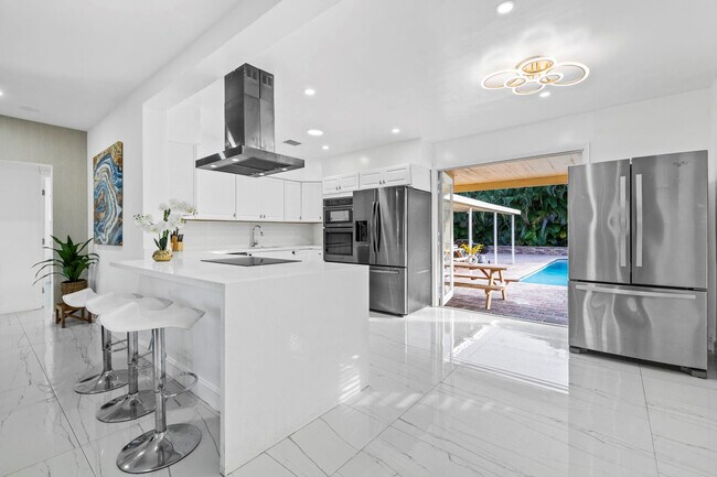 Building Photo - 1260 SW 32nd St