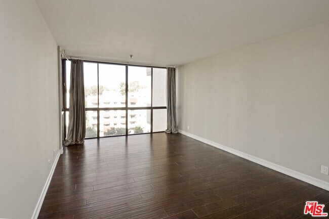 Building Photo - 10660 Wilshire Blvd