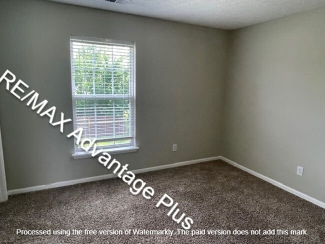 Building Photo - 10618 Irvin Pines Dr