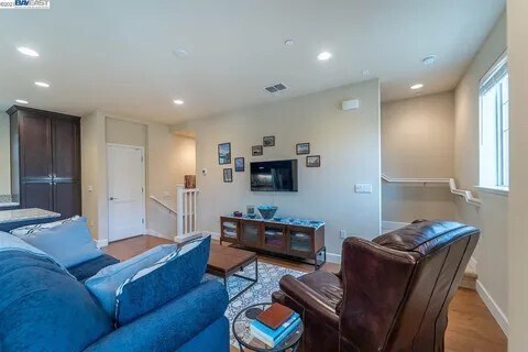 Building Photo - 833 Tranquility Cir