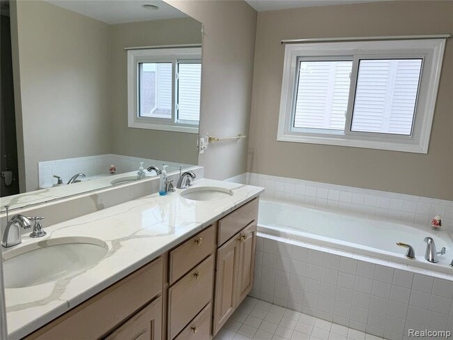 Building Photo - 28975 Hearthstone Dr