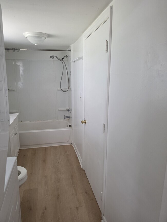 Building Photo - 200 Haywood St