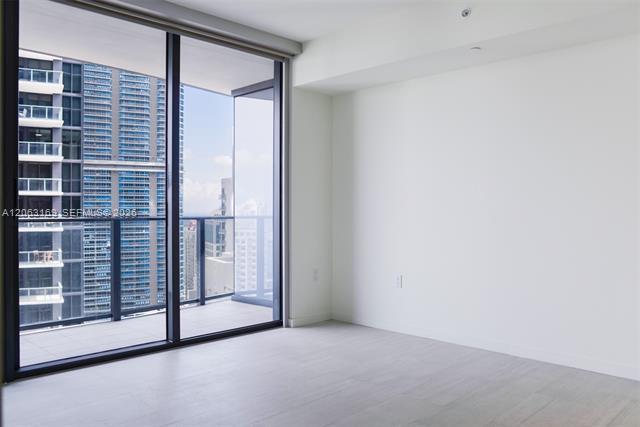 Building Photo - 1000 Brickell Plz