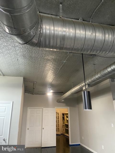 Building Photo - 19 W Main St