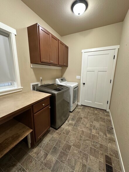 Building Photo - 5126 Slate Ct SE