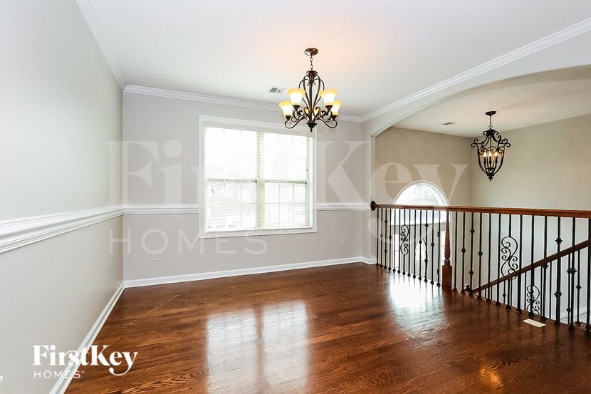 Building Photo - 698 Ellie Nat Dr