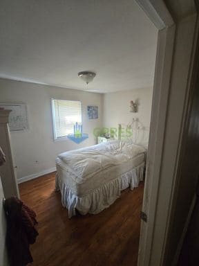 Building Photo - Spacious 2-story house 4-Bedroom house