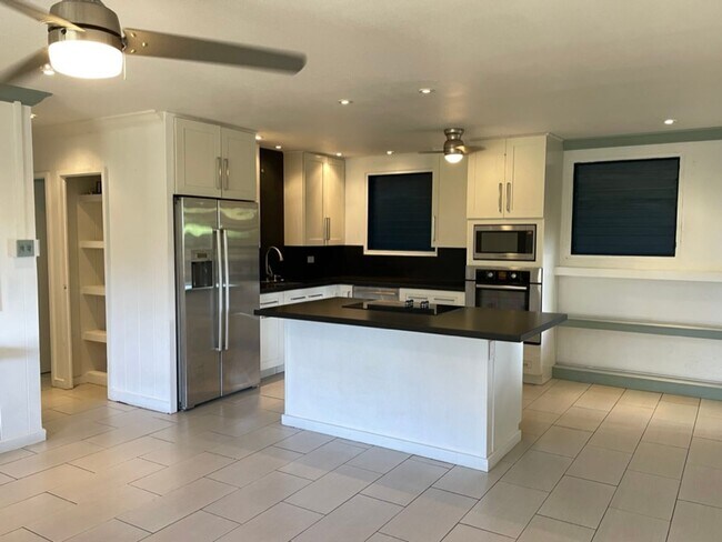 Building Photo - 2 Bedroom, 1 Bath House Across The Street ...