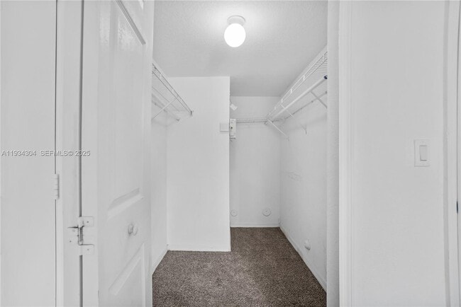 Building Photo - 1250 SE 29th St