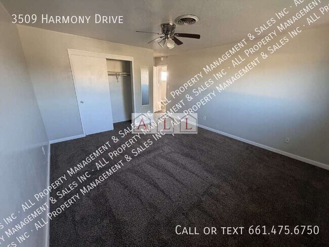 Building Photo - 3509 Harmony Dr