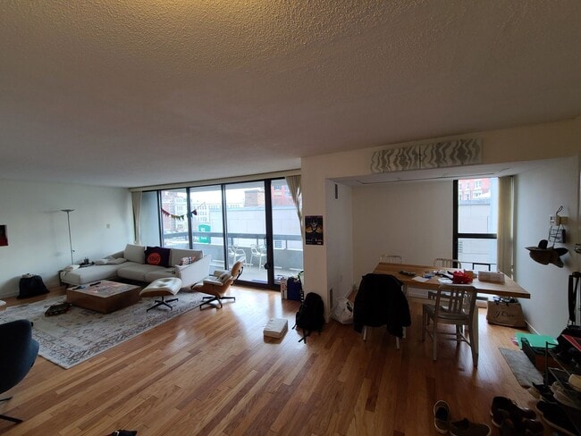 Building Photo - Kenmore Square - Balcony - Pool - Doorman - Garage Parking