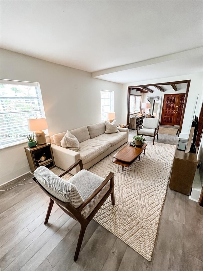 Building Photo - 320 W 55th St