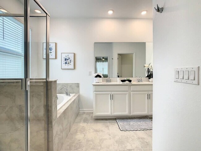 Building Photo - 675 Ocean Course Ave