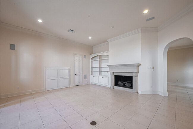 Building Photo - 14010 Barnhart Blvd