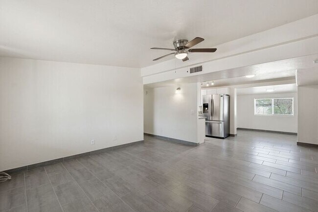 Building Photo - 4608 Fremont Ave