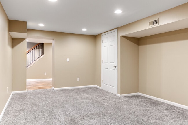 Building Photo - 221 Brighton Way