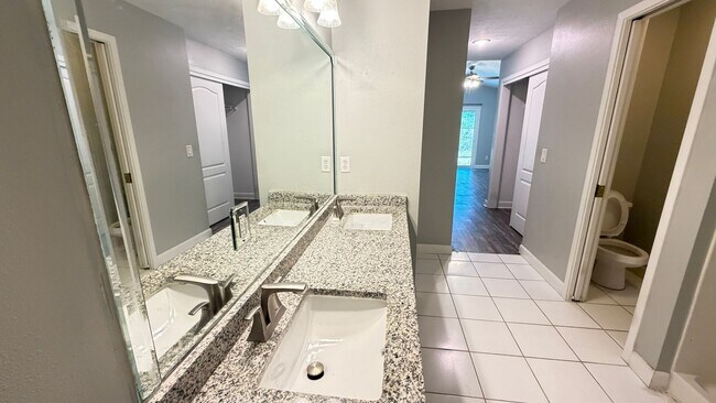 Building Photo - The Glads