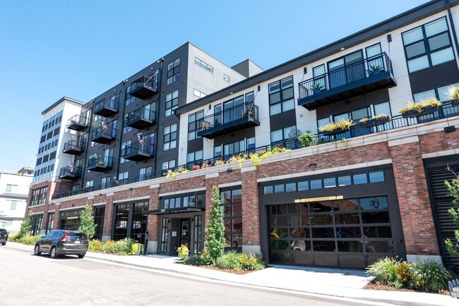 Building Photo - 3500 S Corona St